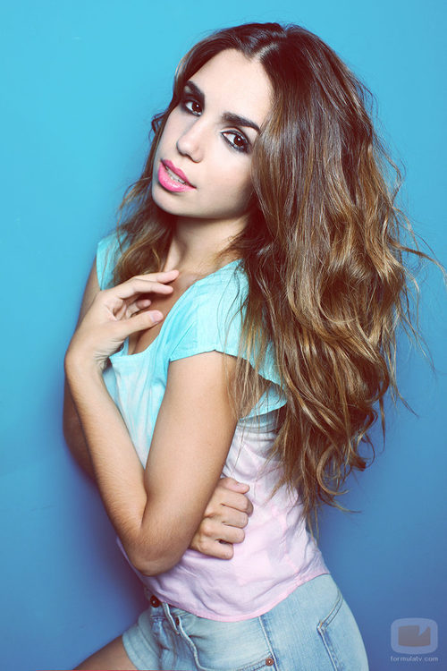 La actriz Elena Furiase posa para Overlay Magazine