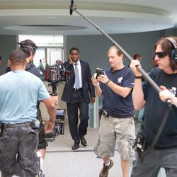 David Harewood y el equipo técnico rodando una escena en 'Homeland'