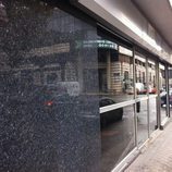 Escaparate del "office" de 'Alguien tenía que decirlo'