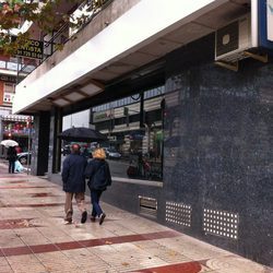 Escaparate principal de 'Alguien tenía que decirlo'