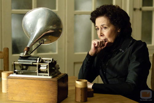 Concha Velasco en el capítulo de "Regreso al pasado" de la segunda temporada en 'Gran Hotel'