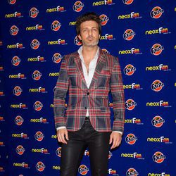 Jesús Olmedo en la alfombra naranja de los Neox Fan Awards