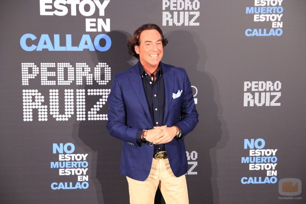 El periodista deportivo Pipi Estrada acude a la presentación de "No estoy muerto, estoy en Callao"