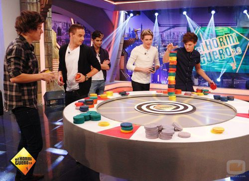 Louis Tomlinson intenta colocar un disco en 'El Hormiguero'