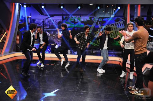 Los chicos de One Direction bailan en 'El Hormiguero'