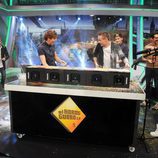 Louis Tomlinson y Liam Payne se echan harina en 'El Hormiguero'