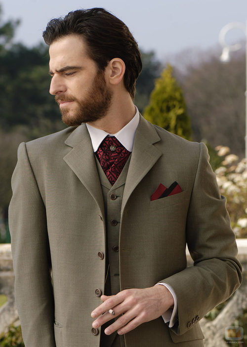 Alfonso Bassave es Gonzalo en 'Gran Hotel'