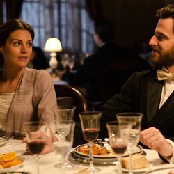 Amaia Salamanca y Alfonso Bassave en 'Gran Hotel'