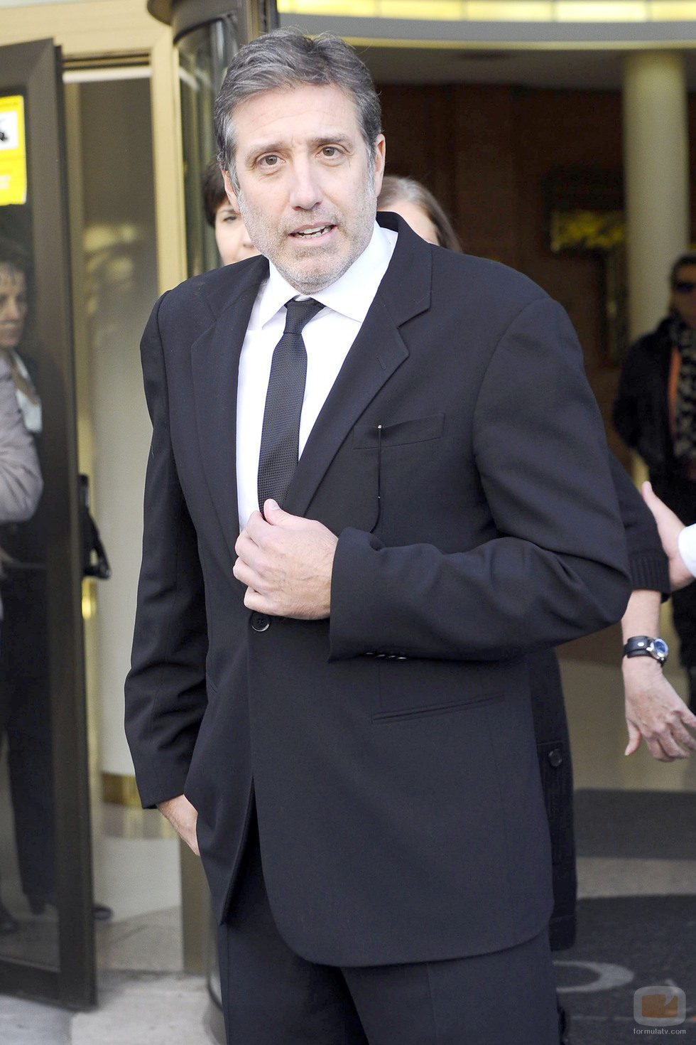 Emilio Aragón en el tanatorio de su padre, Miliki