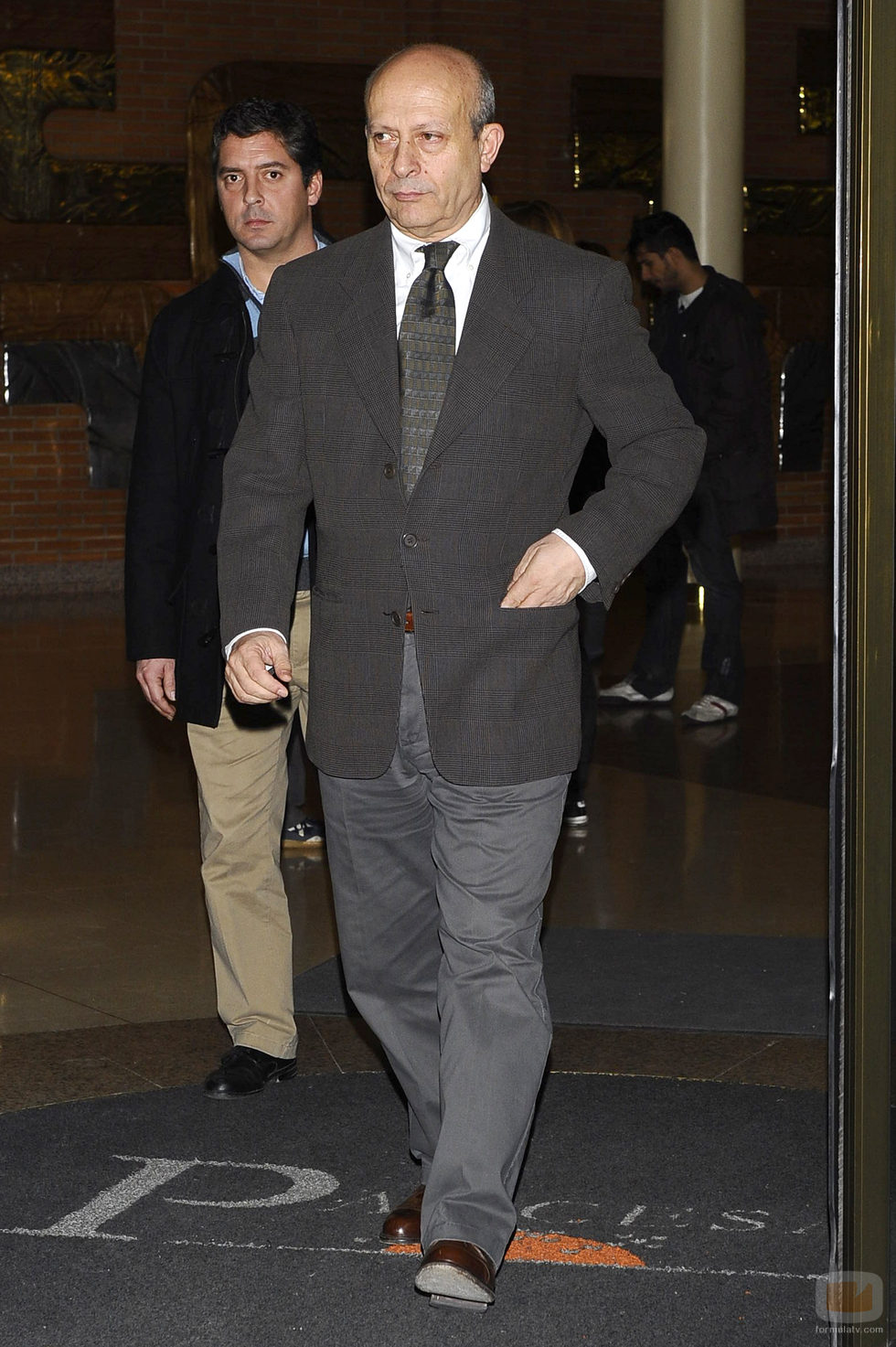 El Ministro de Educación y Cultura en el tanatorio de Miliki