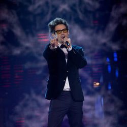 Emmanuel cantando "Ne me quette pas" en Los Directos de 'La Voz'