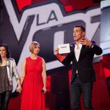 Jesús Vázquez revelando la decisión de la audiencia en Los Directos de 'La Voz'