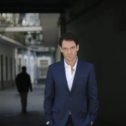 Marton Csokas es el detective sevillano Javier Falcón en 'Falcón'