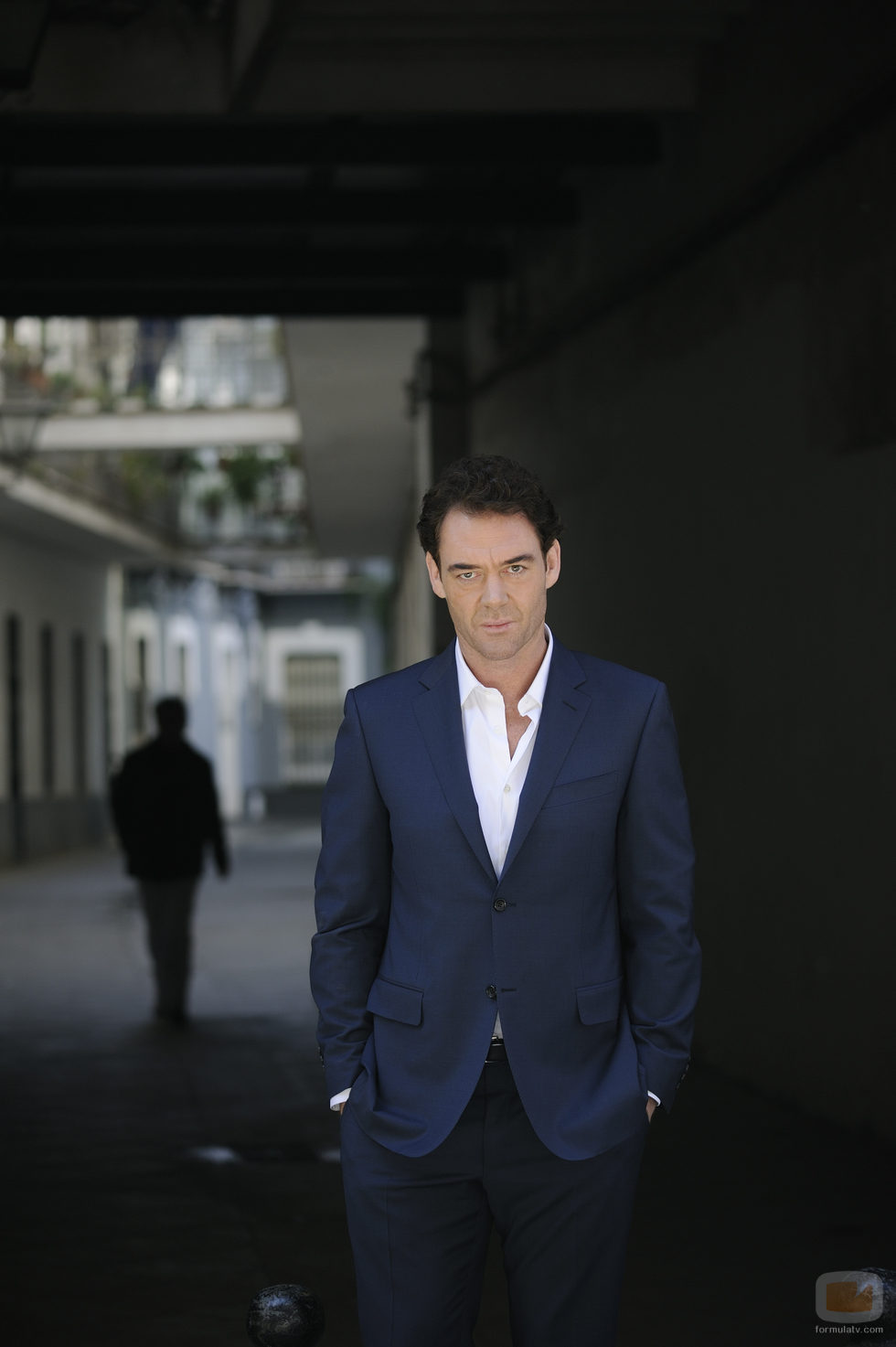 Marton Csokas es el detective sevillano Javier Falcón en 'Falcón'