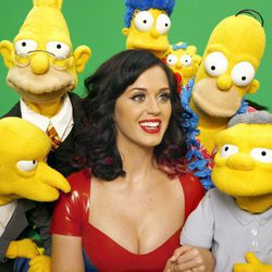 Katy Perry junto a los personajes de 'Los Simpson'