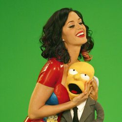 Katy Perry abraza a Mr. Burns de 'Los Simpson'
