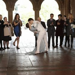 Chuck y Blair se besan en el final de 'Gossip Girl'