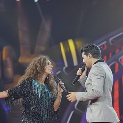 Jorge cantando junto a su coach Rosario en la gala final de 'La Voz'