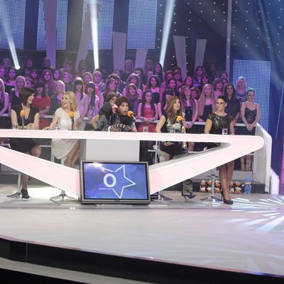 El equipo de los chicas en 'Cantando y bailando contigo' en La 1