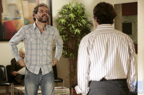 Diego se enfrenta a Bernardo en 'Tomar las riendas'