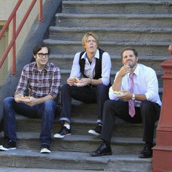 Nelson Franklin, Kris Marshall y David Denman son Adam, Ethan y Mike en 'Manos libres'