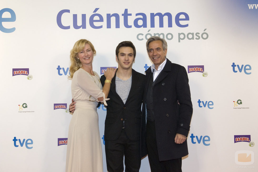 Ana Duato, Ricardo Gómez e Imanol Arias en la preestreno de la 14ª temporada de 'Cuentame cómo pasó'