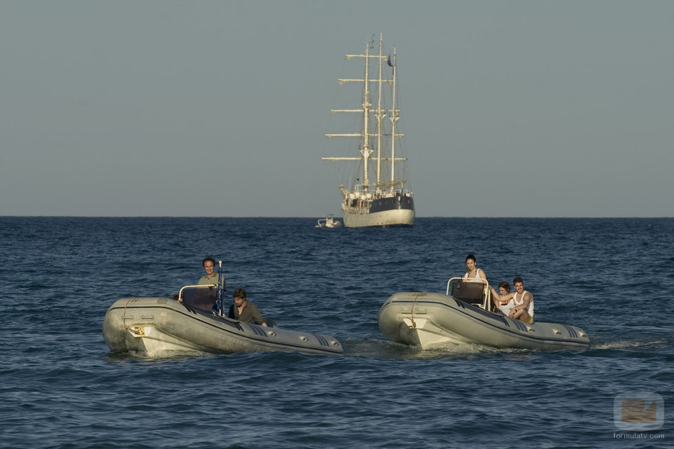 De la Cuadra, Salomé, Max, Ainhoa, Piti, Vilma y Cho se dirigen a tierra firme