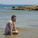 Piti se da un baño en la orilla de la playa al llegar a tierra firme