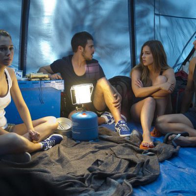 Ainhoa, Piti, Vilma y Cho pasan la noche en la isla