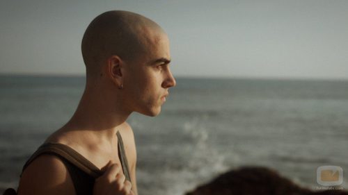 Álex Monner es Lleó en 'Pulseras rojas'