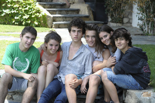 Los jóvenes actores de 'Pulseras rojas' juntos