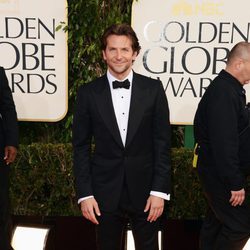 Bradley Cooper en la alfombra roja de los Globos de Oro 2013