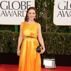 Alyssa Milano en la alfombra roja de los Globos de Oro 2013