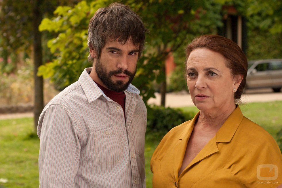 Carlos y Rosalía conspiran en 'Gran Reserva'