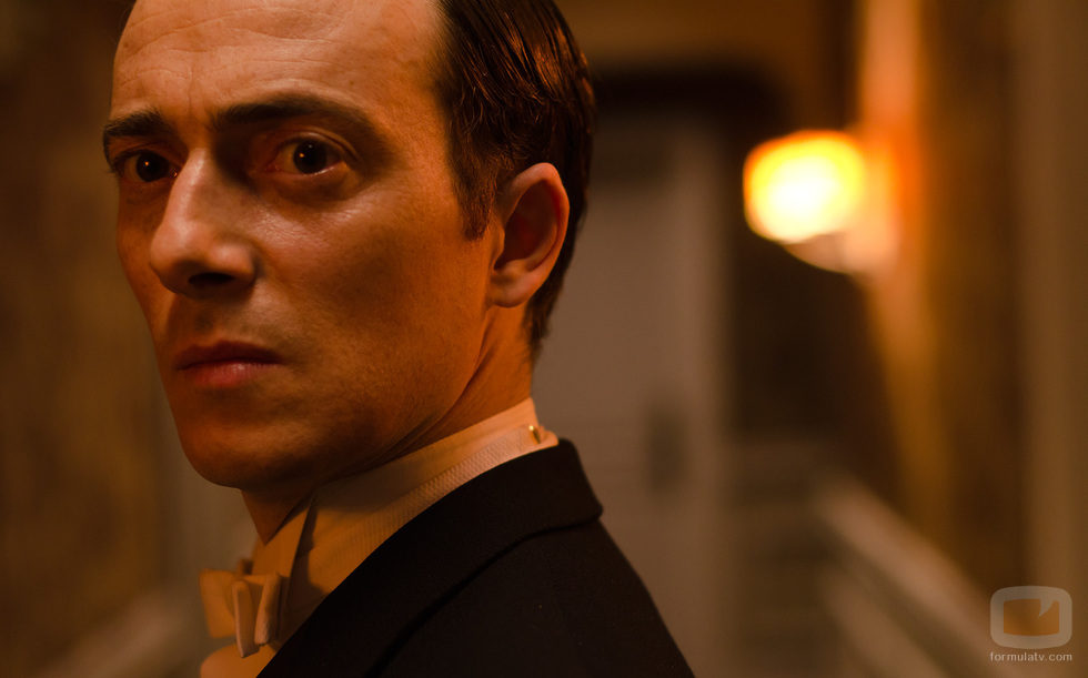Víctor Clavijo es Fernando Llanes en 'Gran Hotel' 