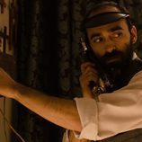 Diego atendiendo una misteriosa llamada