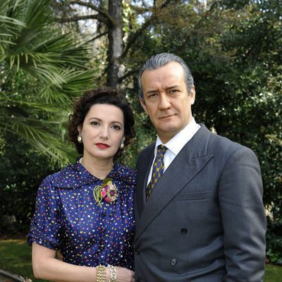 Marta Belaustegui y José Luis García Pérez, María de las Mercedes de Borbón y Juan de Borbón en 'El Rey'