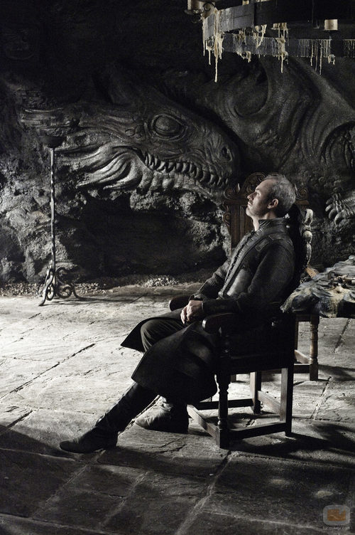 Stannis Baratheon (Stephen Dillane) en Rocadragón en 'Juego de tronos'