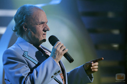 El Rey Juan Carlos canta en la sección 'Tu cara me suena' de 'La noche de José Mota'