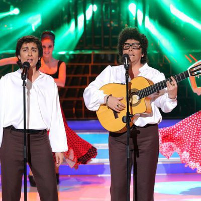 Ángeles Muñóz y María del Monte como Los Amaya en la final de 'Tu cara me suena'