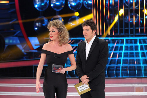 Anna Simon recibe el premio Pechis de oro en la gala final de 'Tu cara me suena'