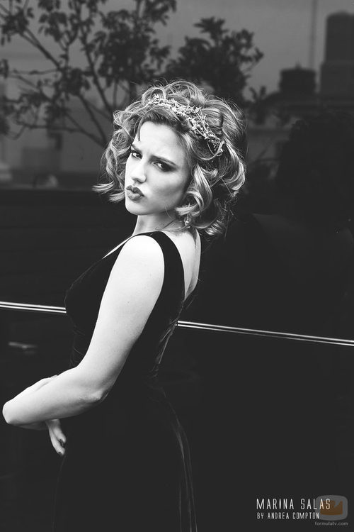 Marina Salas en blanco y negro para Overlay Magazine