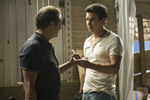 De la Cuadra y Ulises, padre e hijo, juntos en el último capítulo de 'El Barco' 