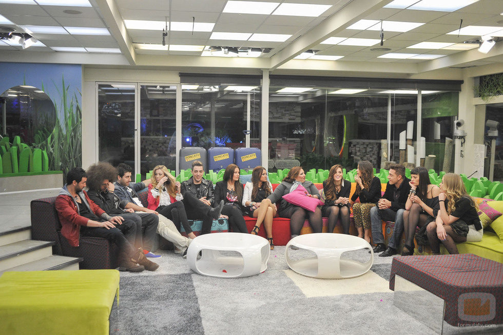Todos los concursante reunidos en la tercera gala de 'Gran Hermano catorce' 