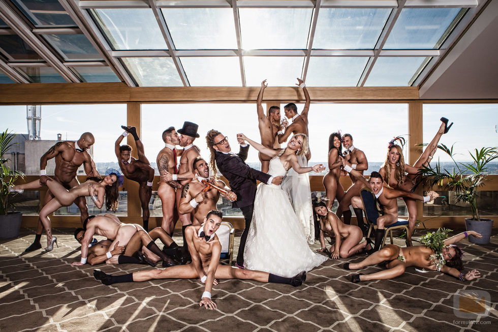 Soraya y Torito con 17 modelos luciendo sus cuerpos desnudos