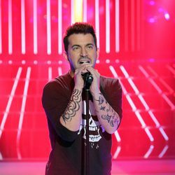 Arturo Valls imita a Maroon 5 en la gala solidaria de 'Tu cara me suena'