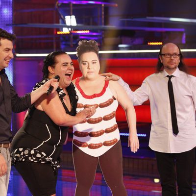 Santiago Segura disfraza de Wally una silueta de Falete en 'Splash! Famosos al agua'