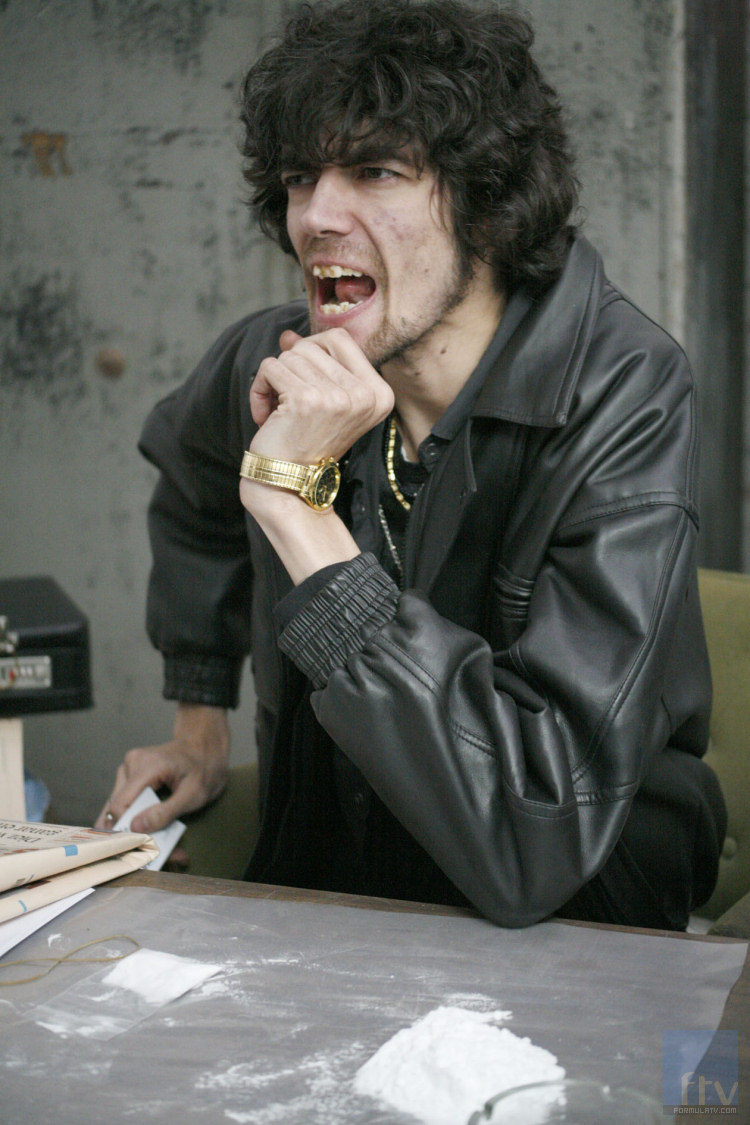 Javier Botet como macarra con cocaína en 'La que se avecina'
