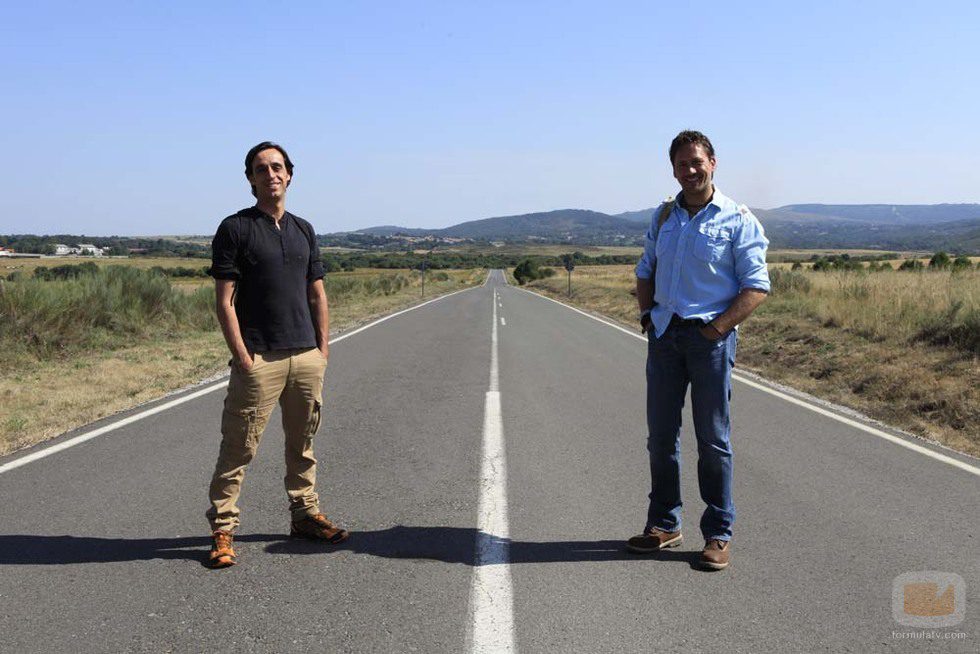 Los presentadores de 'La Raya'