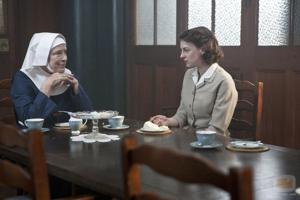 Vanessa Redgrave y Jessica Raine en 'Llama a la comadrona'